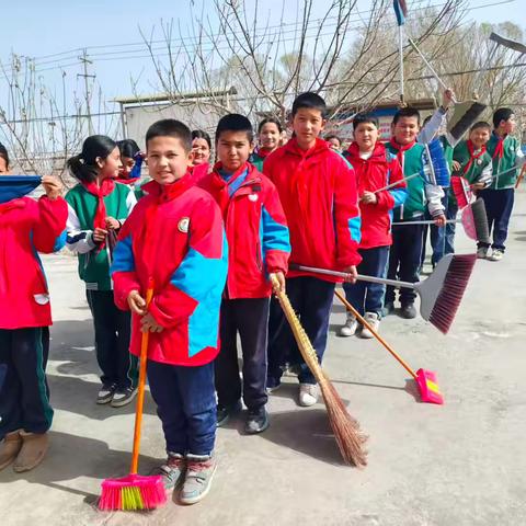 马年践善行 、童心学雷锋——    塔镇阔纳博孜小学开展学雷锋   实践活动