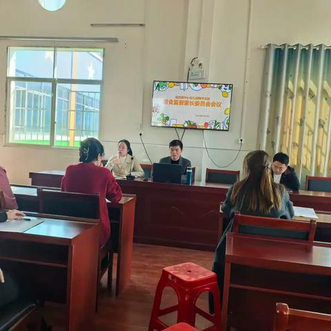 膳食监督齐参与 家校同心护成长 —— 桐坪中心幼儿园膳食监督家长委员会工作纪实