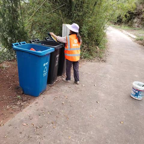 上溪村文明实践站开展环境卫生清理活动