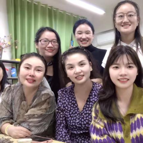 茶香氤氲里的欢歌时光