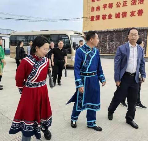 黑龙江省教师发展学院副院长刘德宏赴抚远调研小班化教学改革
