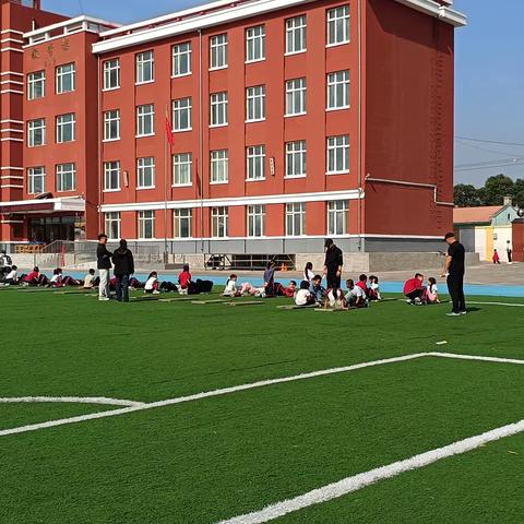 阳光运动 强健体魄——双丰中心学校2025秋体质监测运动会