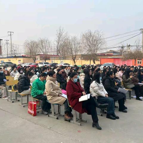 知不足而奋进，望远山而前行——文德镇中心学校学校召开教学工作会议