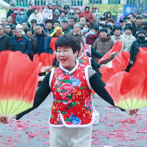 张村镇漏泉村：“最美农家书屋”畔 元宵歌舞庆团圆