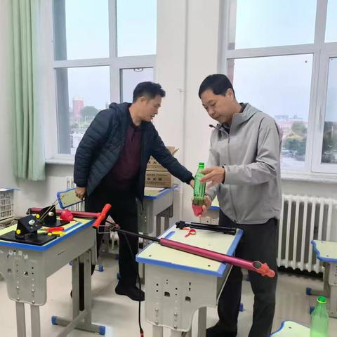 师生共探水火箭的科学原理 ——动手动脑学物理校本课