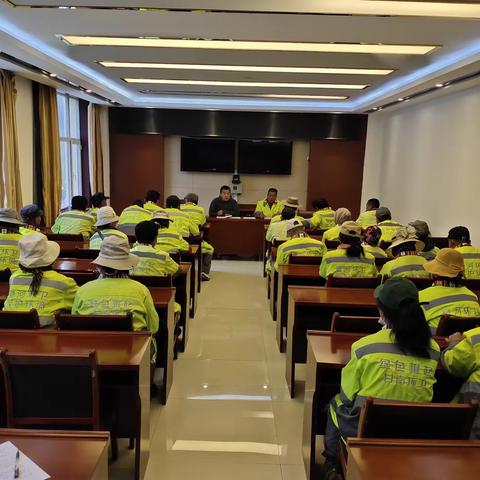 县环卫队开展＂三抓三促＂行动推进会暨车队第五次安全培训会议