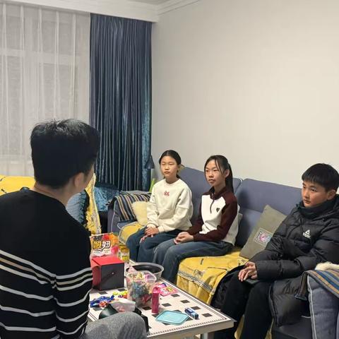 聆听峥嵘岁月，传承红色薪火