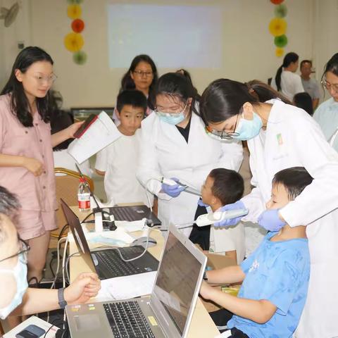 党建共建聚合力·健康筛查护未来——回龙埔社区儿童颜面健康公益行