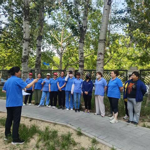 为提高服务品质 保洁部进行岗位培训