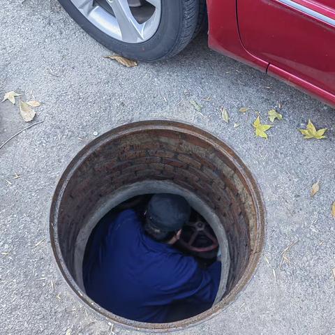 巡查供暖管线 确保供热质量