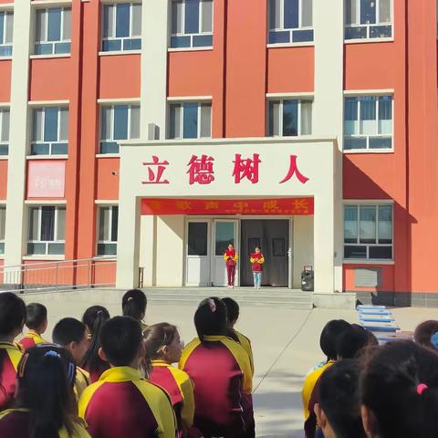 在歌声中成长——槐树镇槐树学校合唱比赛