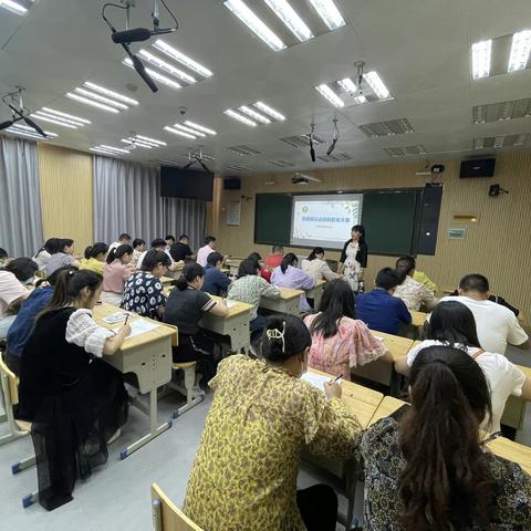 集团队智慧  研教材之本——怀化市华都小学