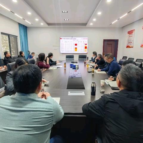 【全员动起来·年末大冲刺】学习交流明重点 凝聚合力强落实