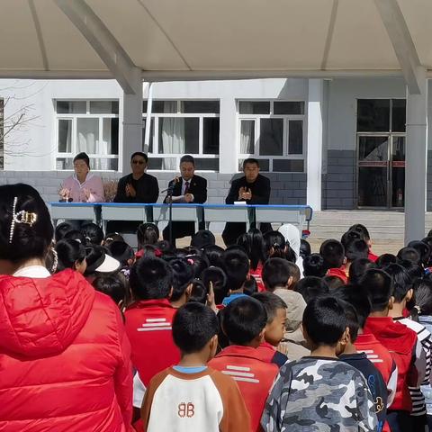 党建+宝石镇中心小学“扫黄打非”净环境 护苗成长在行动