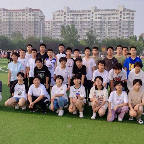 恰同学少年，风华正茂——2022级11班学子7月14日晨练纪实