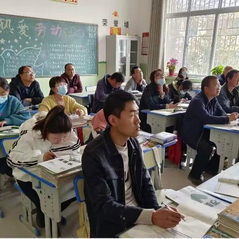 【“三抓三促”行动进行时】抓素养培训  促教师成长 --上营初级中学信息技术应用能力校本培训