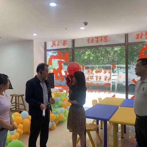 市民政局调研新城区明宫社区“开放共享办公资源”服务新模式