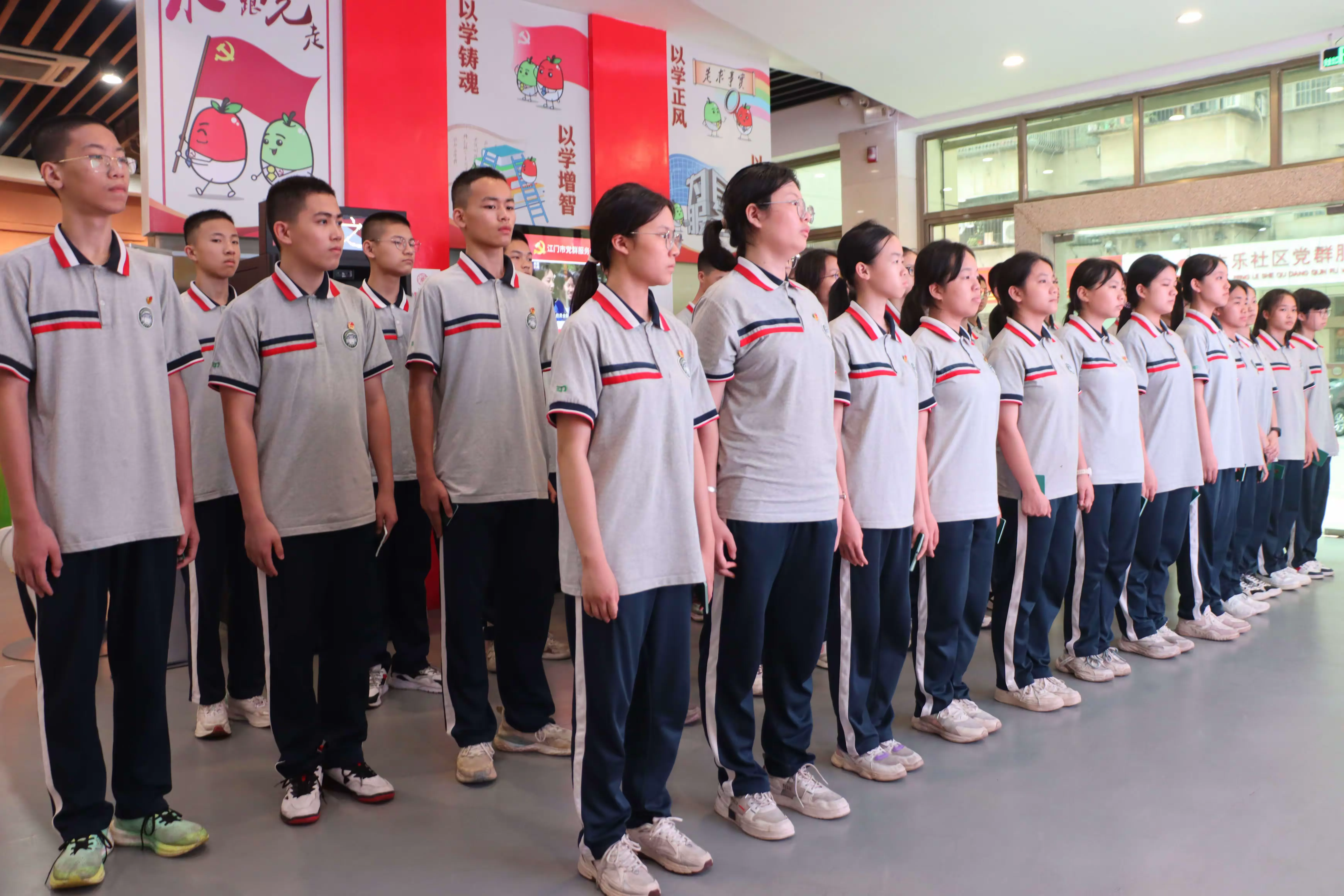 青春韶华心向党团聚力量向未来陈白沙中学举行2024年新团员入团仪式暨