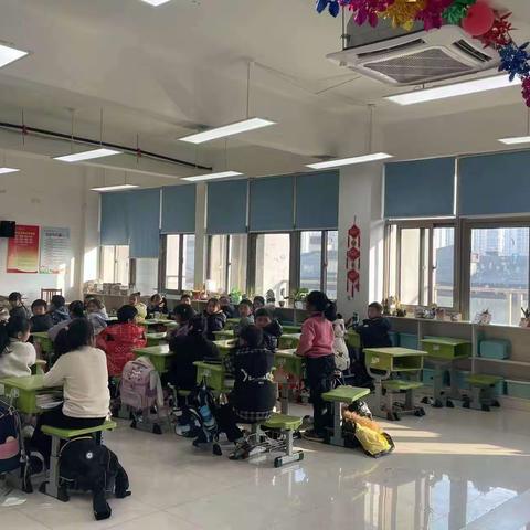 一17班1月家长微课程——我喜欢老师