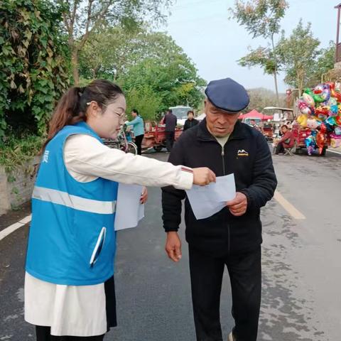 五星街道全科网格员开展安全用电宣传活动