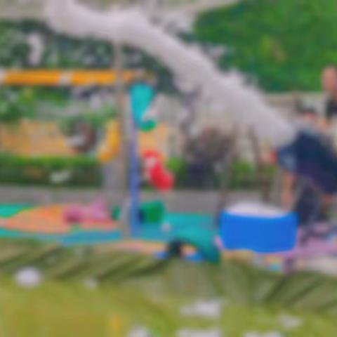 “清凉夏日，趣味童年”银太幼儿园泡泡秀活动之大二班