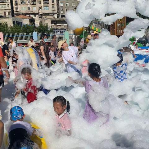 🌈六里坪镇文宇幼儿园 🌈水上乐园 “泡沫之夏 戏水狂欢”活动🏖️完美落幕