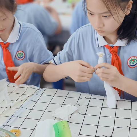 课题研究促成长，专家领航共奋进———旭日小学课题研讨活动