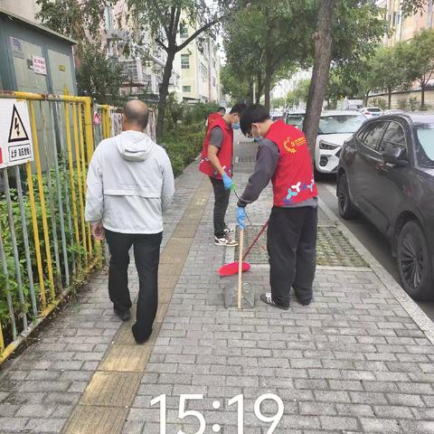 2025年10月24日富桥三区进行清积水，扫垃圾行动