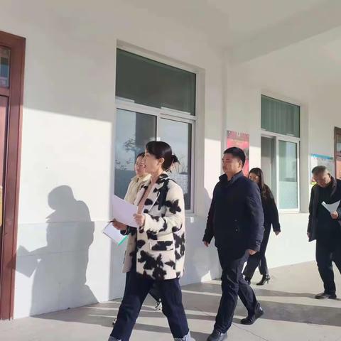 防患未然      安全先行——岳庙中心小学迎接市教研室冬季安全检查