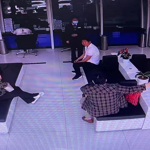 建设东路支行开展取现风险宣讲