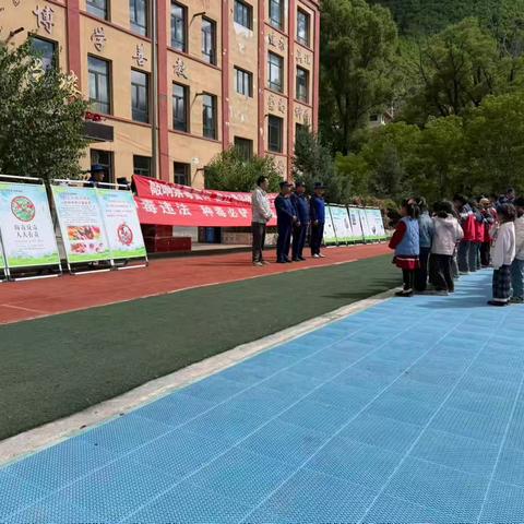护航少年成长 共建无毒校园——达拉保护站联合开展“6·26”禁毒进校园宣传活动