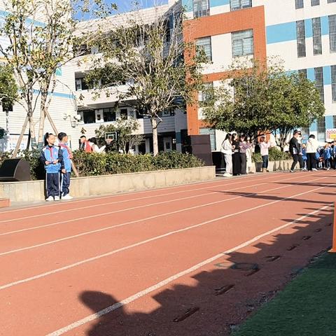 五育赋能成长 ‍运动筑梦未来 ‍—记四方坪小学2025级1(四)班校园秋季运动会