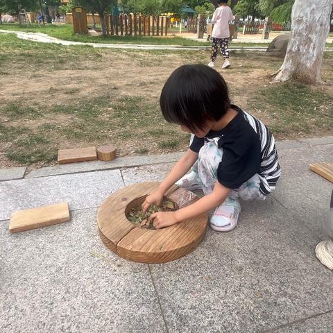 积木区的小火锅：一场创意与合作的盛宴