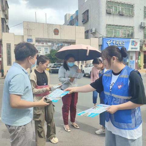 团新村镇委开展道路交通安全暨爱路护路志愿服务宣传活动