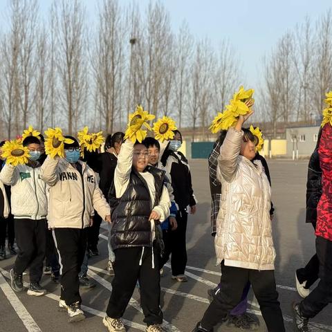 阳光课间强体魄 英姿飒爽展风采——建明镇赵庄子小学“阳光体育大课间”展演