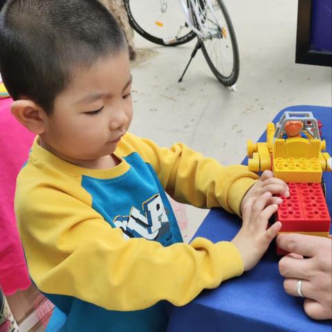 华兴社区开展“童梦飞扬·才俊护航”儿童与青年人才服务活动