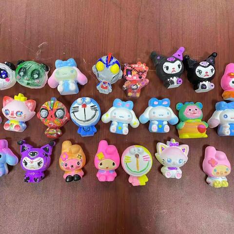 华兴社区与河北医科大学联合开展石膏娃娃创意涂色活动