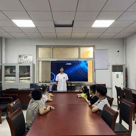 华兴社区人才驿站开展“气象仪器知识科普”活动