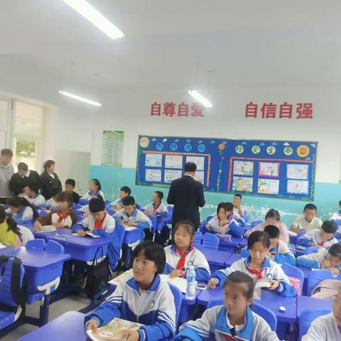 小窗口，大作用———海兴开发区实验小学安全主题板报评比活动