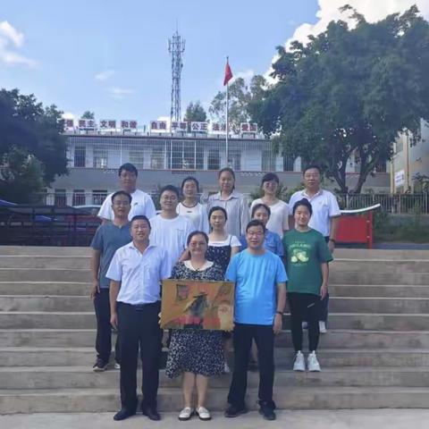 培根铸魂  启智增慧—记禄丰市恐龙山镇小学英语学科复习研讨暨英语名师工作室成立