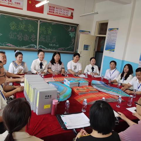 包头市青山区民族路小学家长学校、家长委员会喜迎青山区教育局2020一2022年度工作检查圆满结束