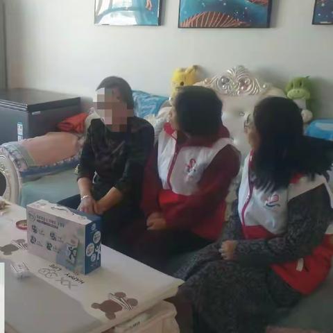 三八妇女节巾帼情暖老教师