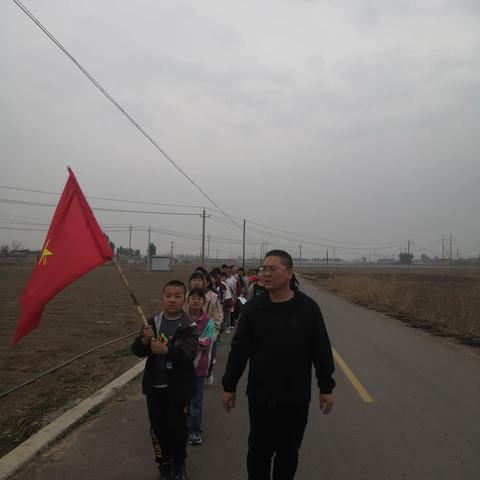 让我们跟春天赛跑——北张中心校南张小学校春游活动