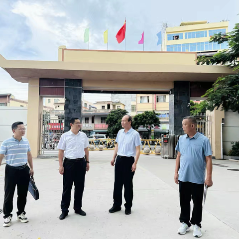 教师节慰问暖人心 ‍——县纪委李清立书记莅临黄流中学调研指导