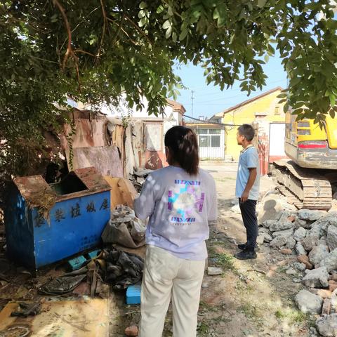 大北街街道：协调拆除违规建筑，确保老旧小区改造进度