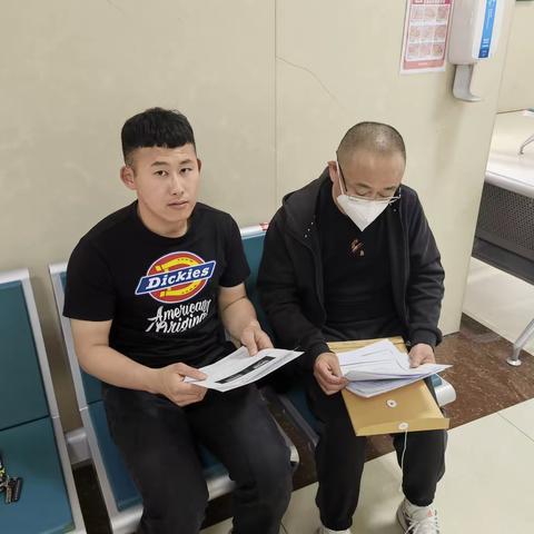 扎兰屯市退役军人事务局组织带病回乡退伍军人前往呼伦贝尔市人民医院进行医学鉴定