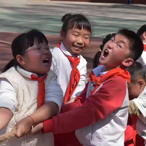 拔河赛场展风采 团结拼搏正当时 西南林业大学附属中学 三年级综合实践活动
