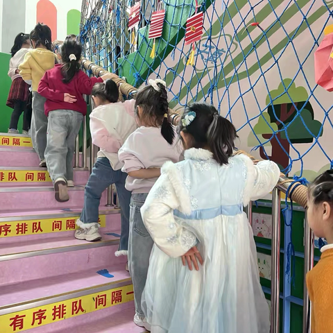 “演练防踩踏   安全浸童心” ———北潭幼儿园防踩踏演练活动
