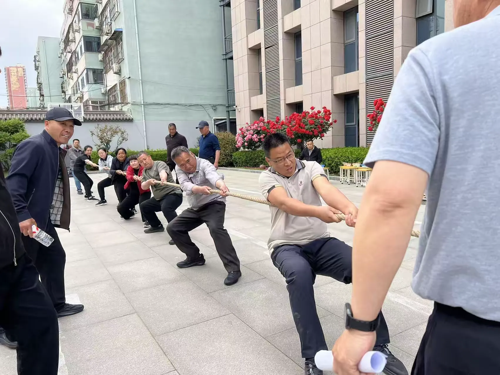 简篇-“逐力赛场,竞展风华”——乾政集团举办2026年春季职工运动会