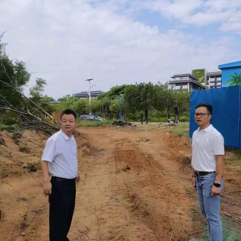 中共海棠区委书记、市现代服务业产业园工作委员会书记鲁正兰开展现场接访工作
